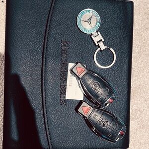 Mercedes-Benz Black Key Fob Set with Manual Repair Service